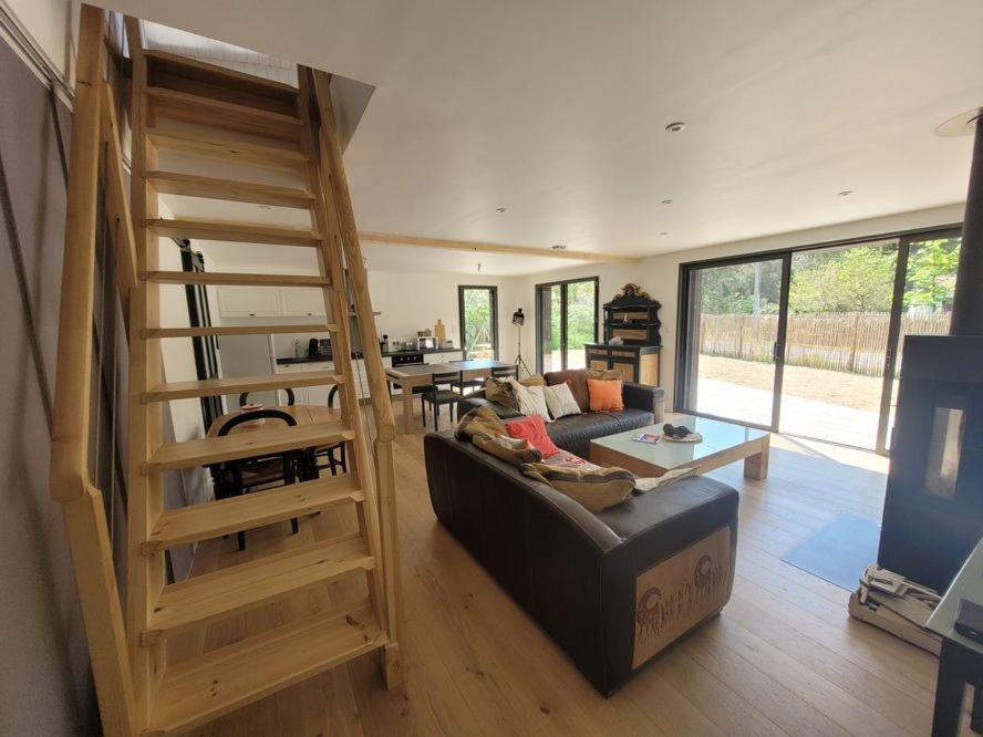 Vakantiehuis Jolie Maison Bois 8 A 10 Personnes *